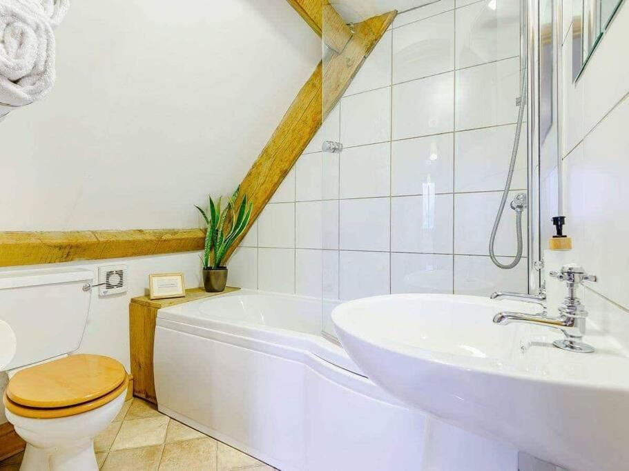 Beech Cottage, Spacious Rural Retreat Usk Luaran gambar